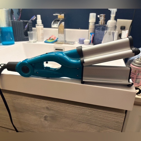 BedHead Wave Artist in Teal and Silver - Picture 2 of 4